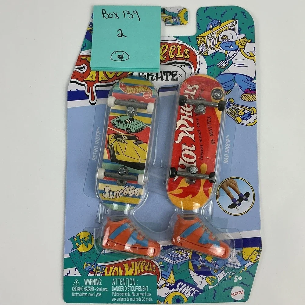 Hot Wheels Skate Fingerboard 2 Pack Rad Sk8 Retro Rider Mattel New‎